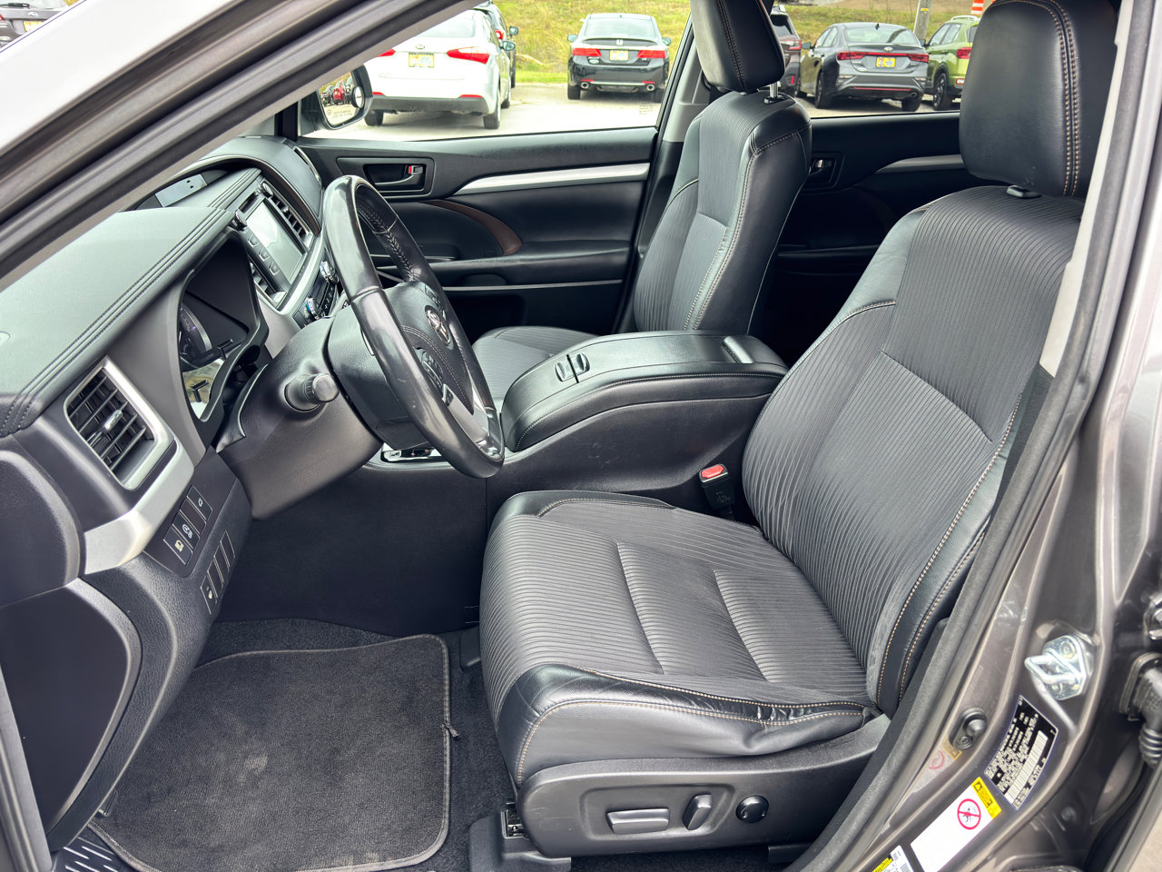 Used 2017 Toyota Highlander Plus image 18