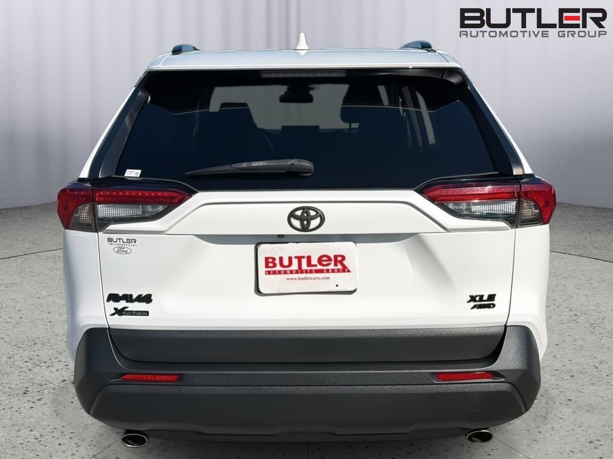 Used 2021 Toyota RAV4 XLE w/ Convenience Package AWD/4WD image 5
