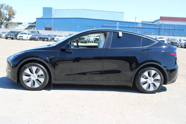 Used 2024 Tesla Model Y Long Range AWD/4WD image 8