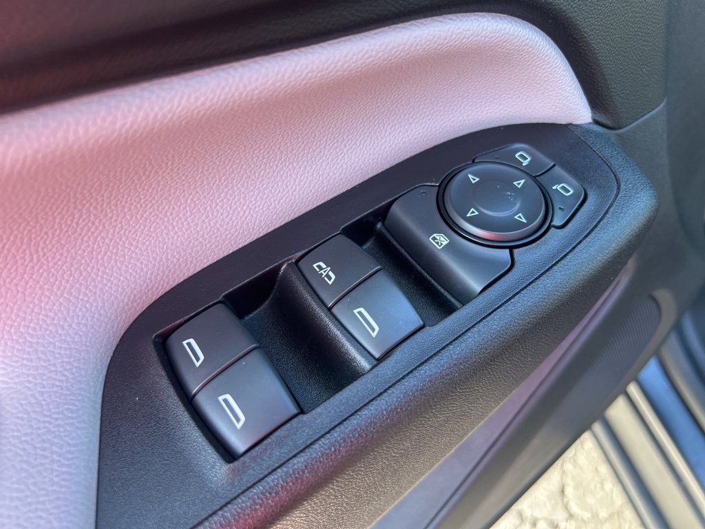 Used 2022 Chevrolet Equinox LS image 17