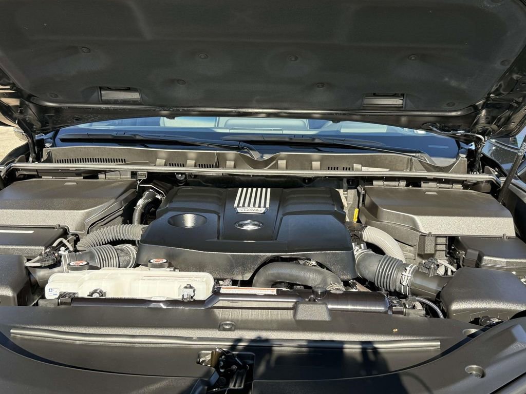 Used 2024 Lexus LX 600 4WD w/ Luxury Package image 29