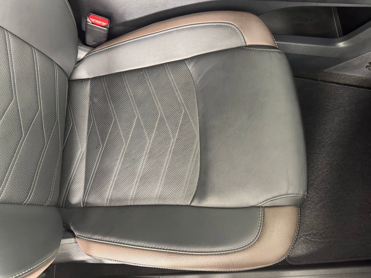 Used 2025 Nissan Pathfinder Platinum image 38