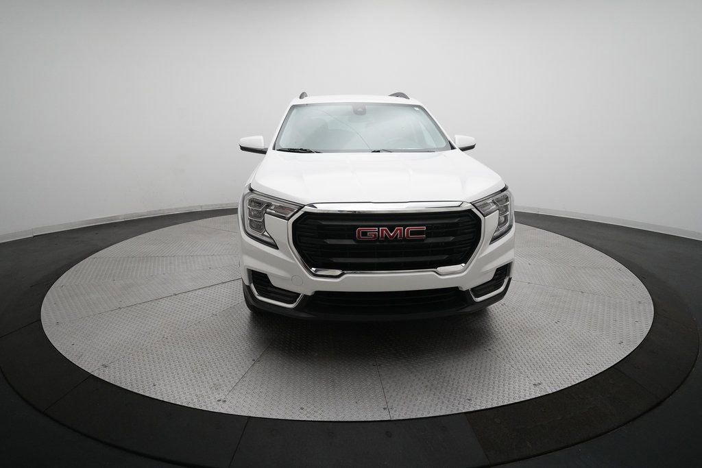 Used 2023 GMC Terrain SLE w/ Driver Convenience Package image 11
