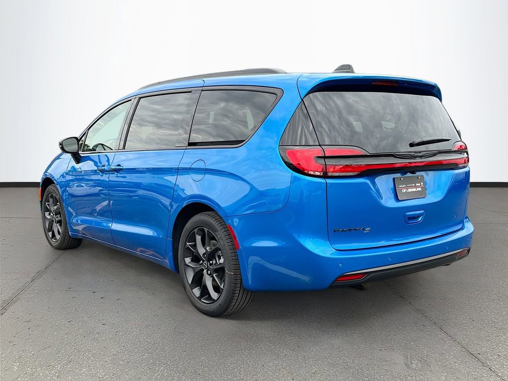 New 2026 Chrysler Pacifica Select image 5
