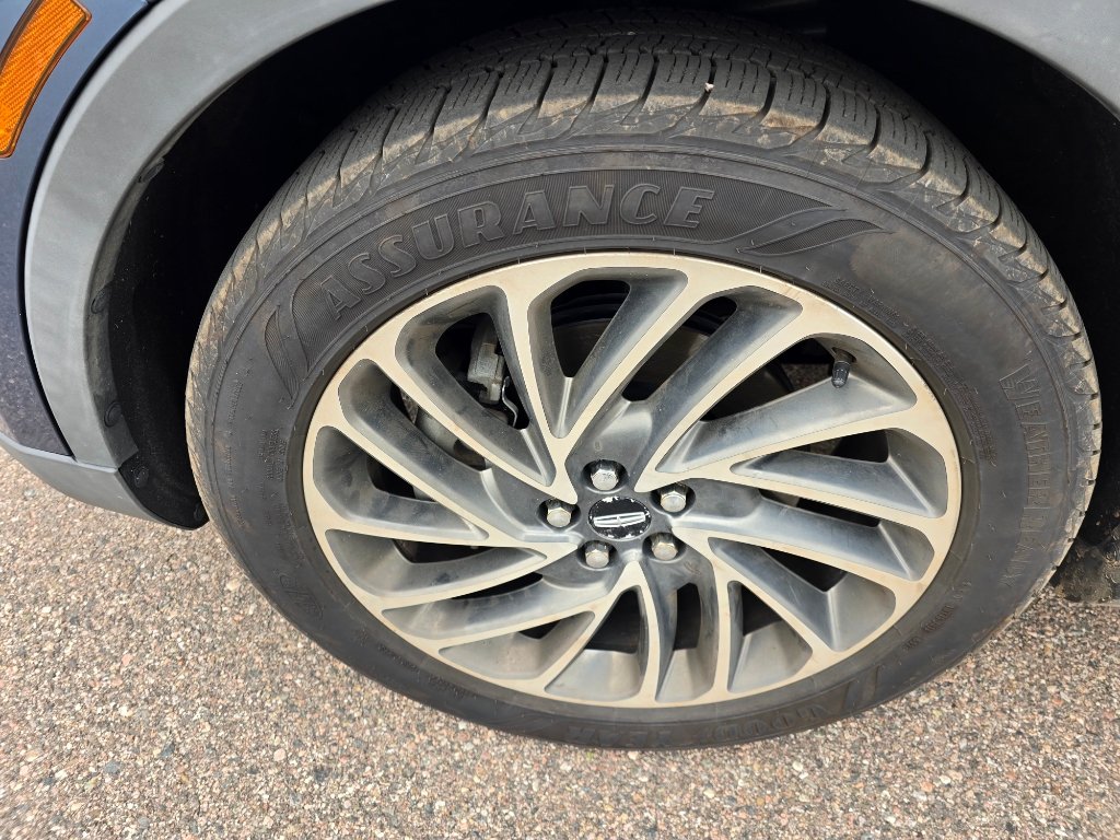 Used 2019 Lincoln Nautilus Reserve w/ Cargo Utility Package AWD/4WD image 9