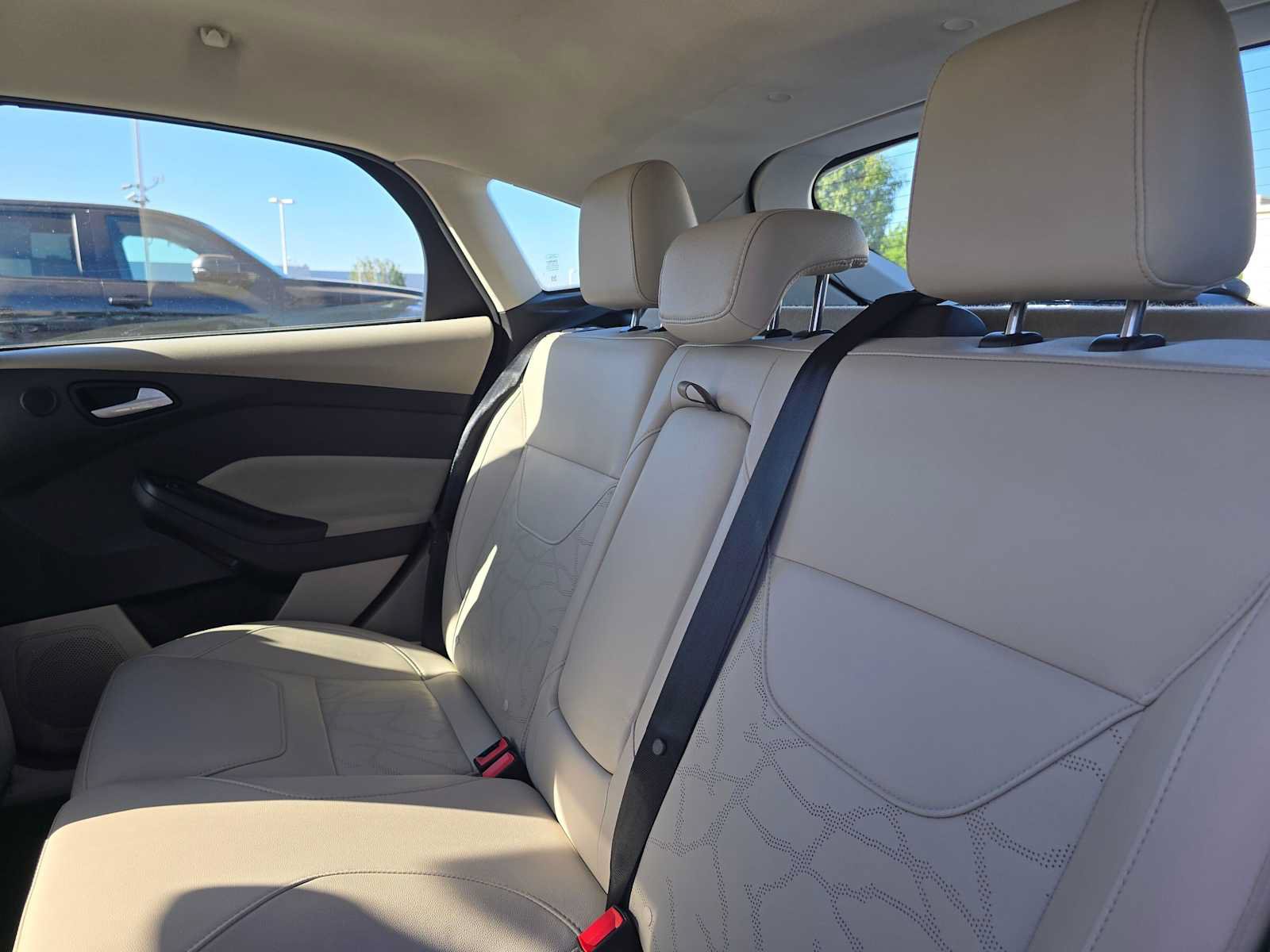 Used 2018 Ford Focus Electric Hatchback FWD image 17