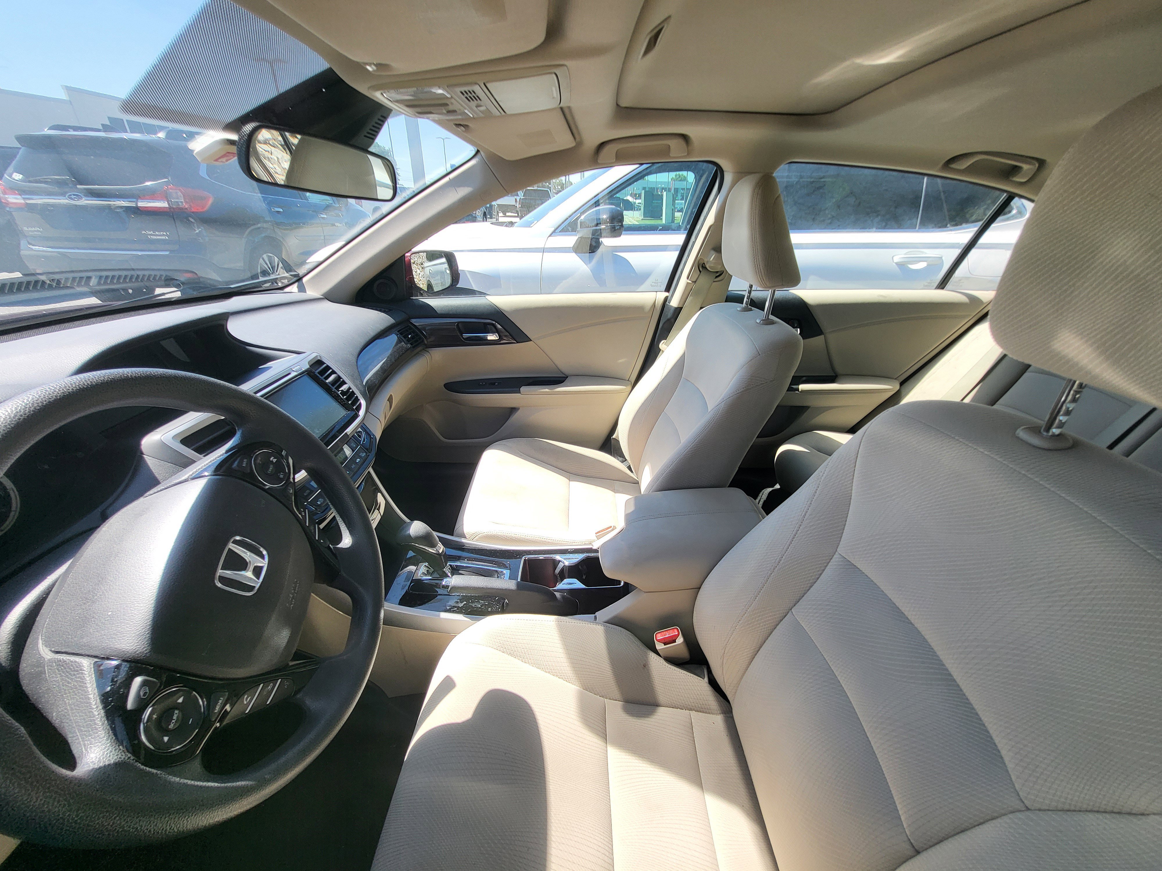 Used 2017 Honda Accord EX image 10