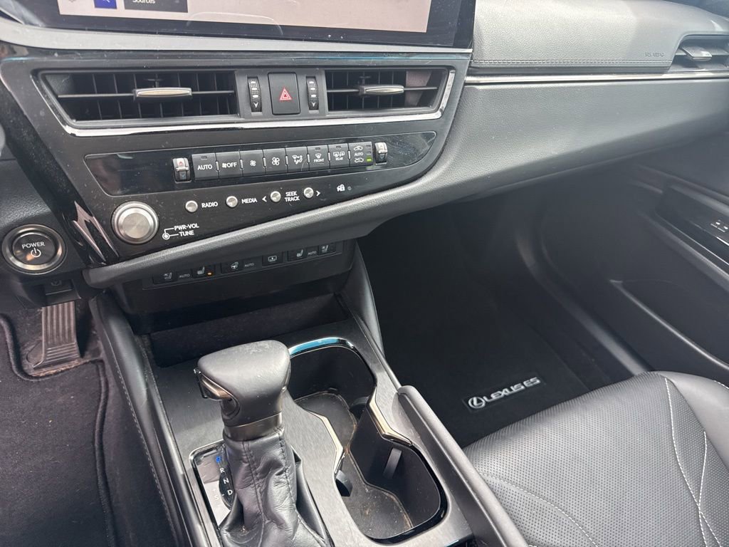 Used 2024 Lexus ES 300h w/ Accessory Package (Z1) image 7
