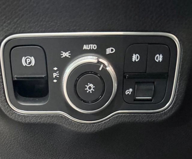 Used 2025 Mercedes-Benz GLB 250 image 25