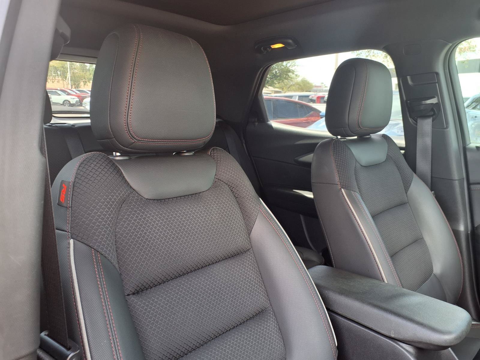 Used 2021 Chevrolet TrailBlazer RS w/ Sun and Liftgate Package FWD image 11