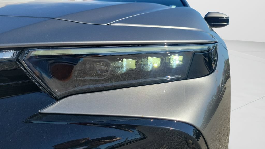 Certified 2024 Toyota Crown AWD/4WD image 9