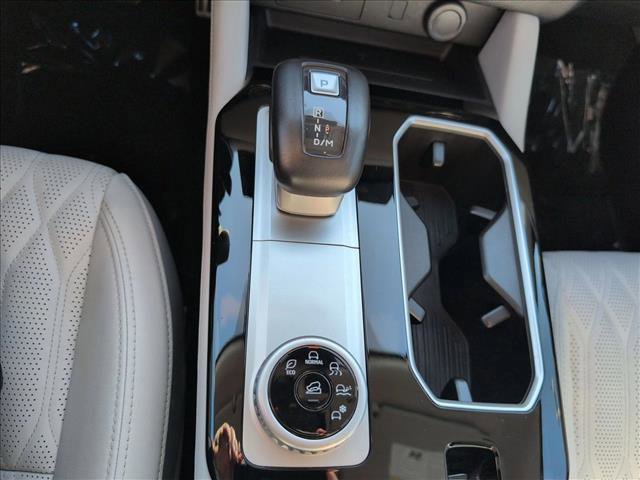 Used 2025 Mitsubishi Outlander SEL image 12