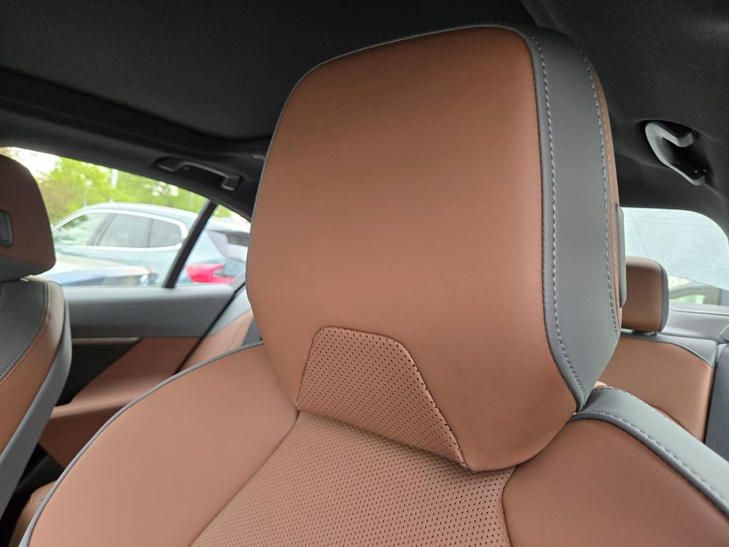 New 2026 BMW i5 eDrive40 w/ M Sport Package AWD/4WD image 17