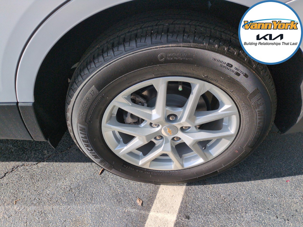 Used 2023 Chevrolet Equinox LS w/ Driver Confidence II Package image 12