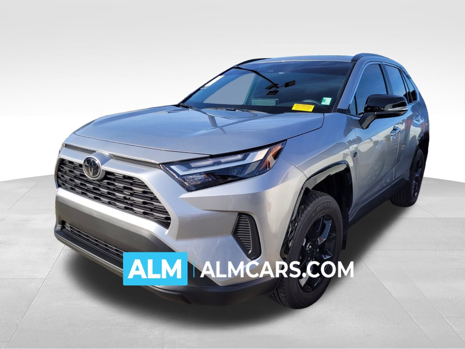 Used 2025 Toyota RAV4 XLE image 1