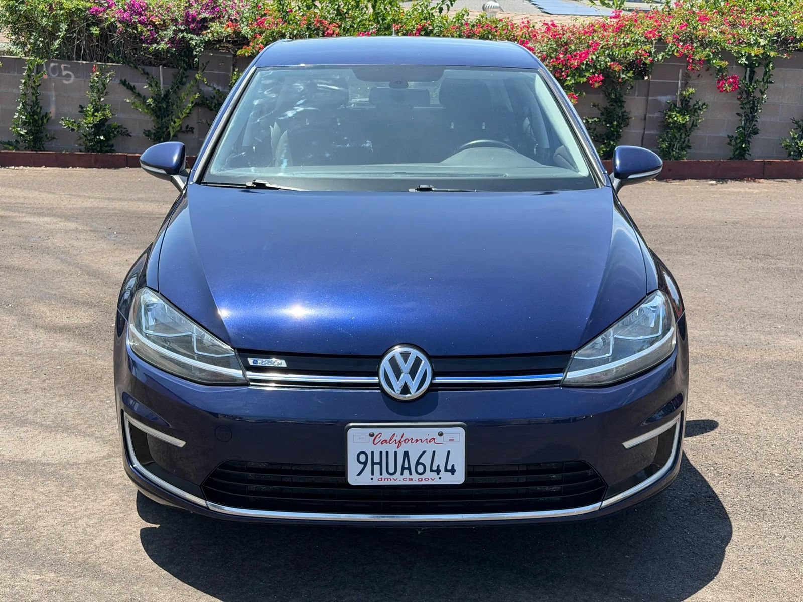 Used 2017 Volkswagen e-Golf SE FWD image 2