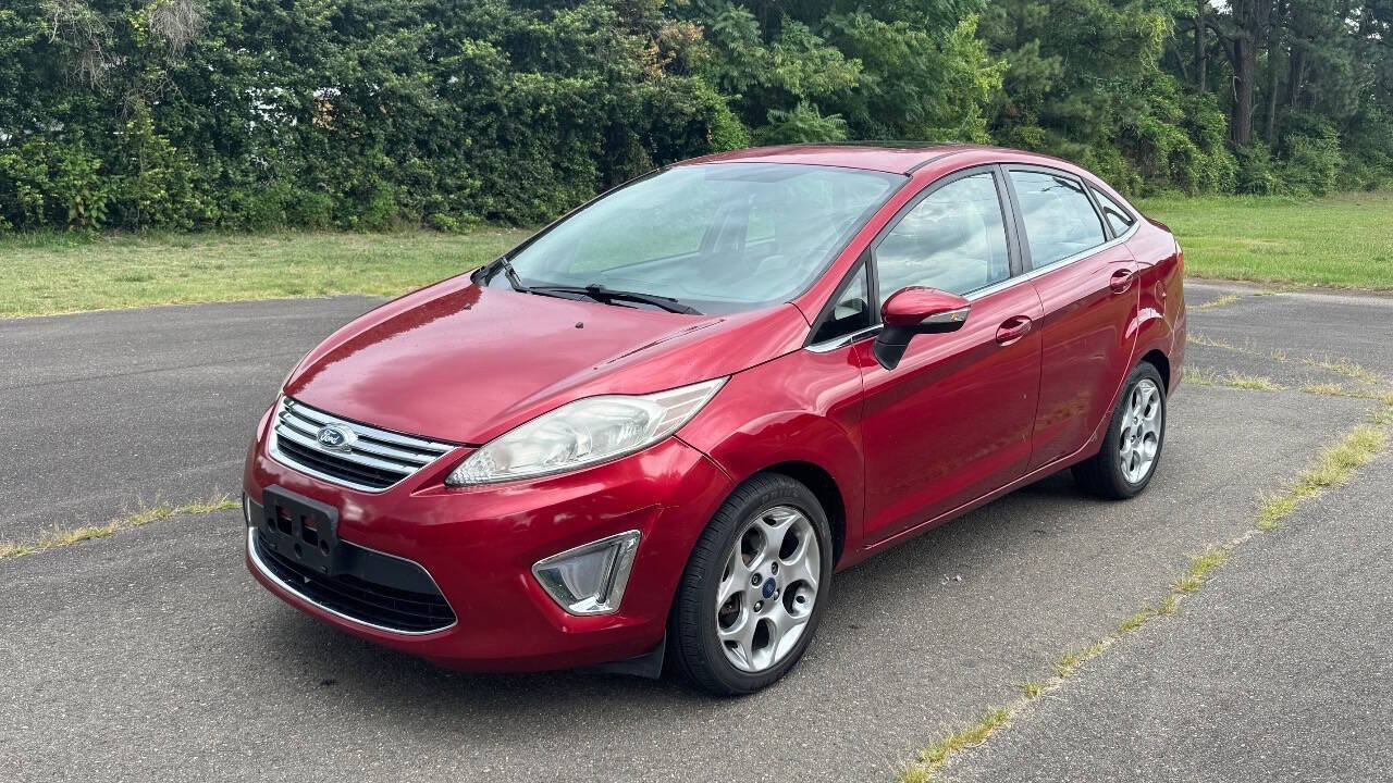 Used 2013 Ford Fiesta Titanium FWD image 4