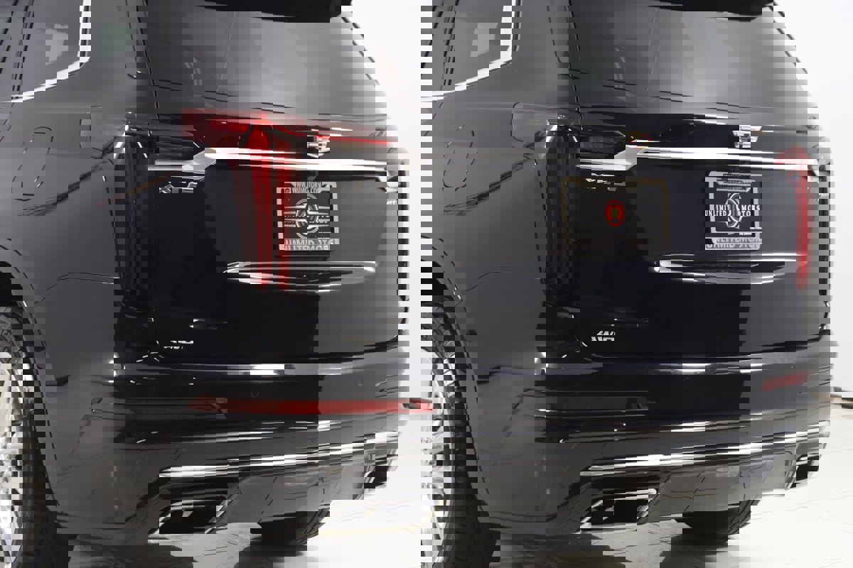 Used 2024 Cadillac XT6 Premium Luxury w/ LPO, Floor Liner Package AWD/4WD image 25