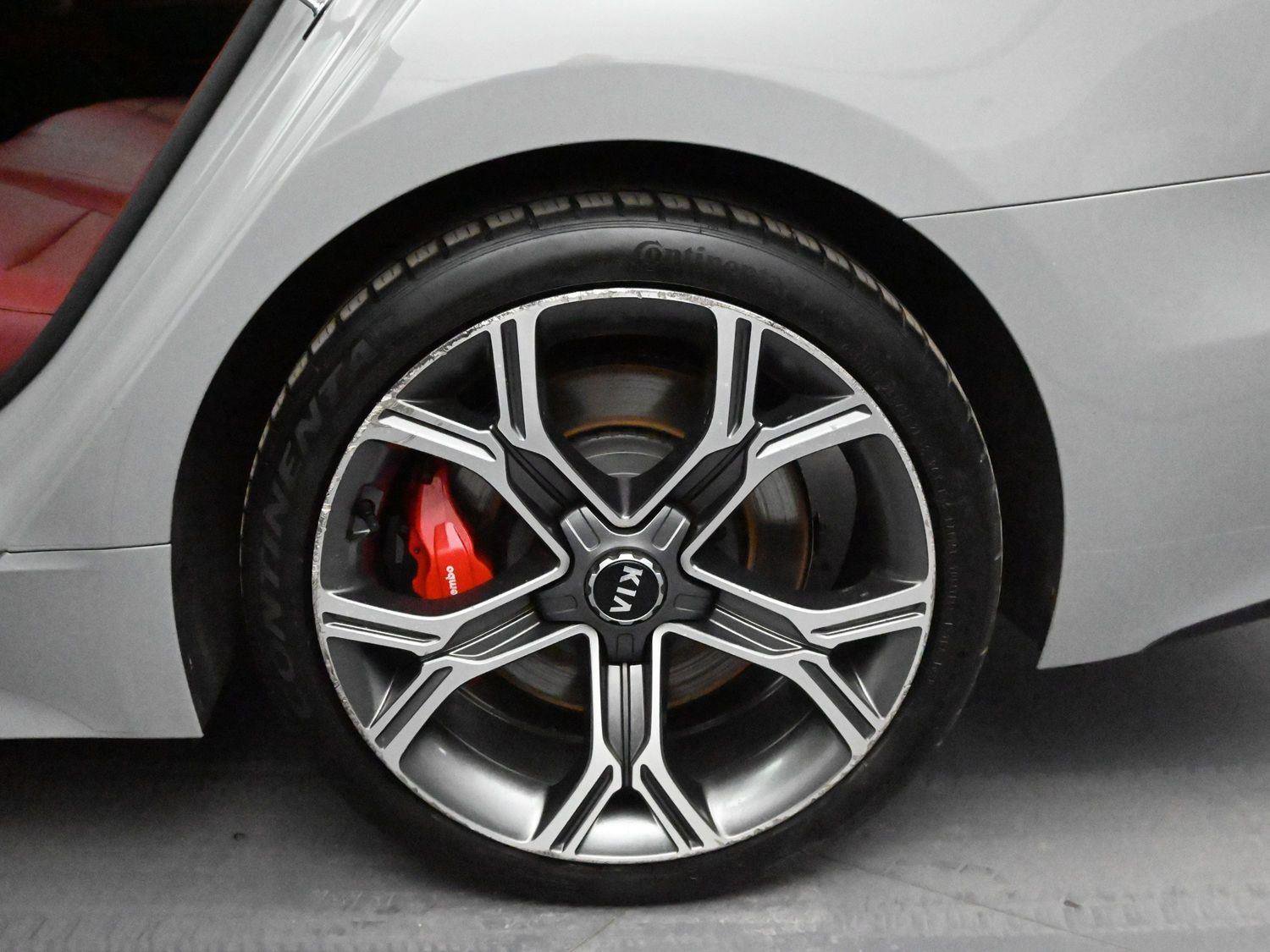 Used 2019 Kia Stinger GT1 image 13