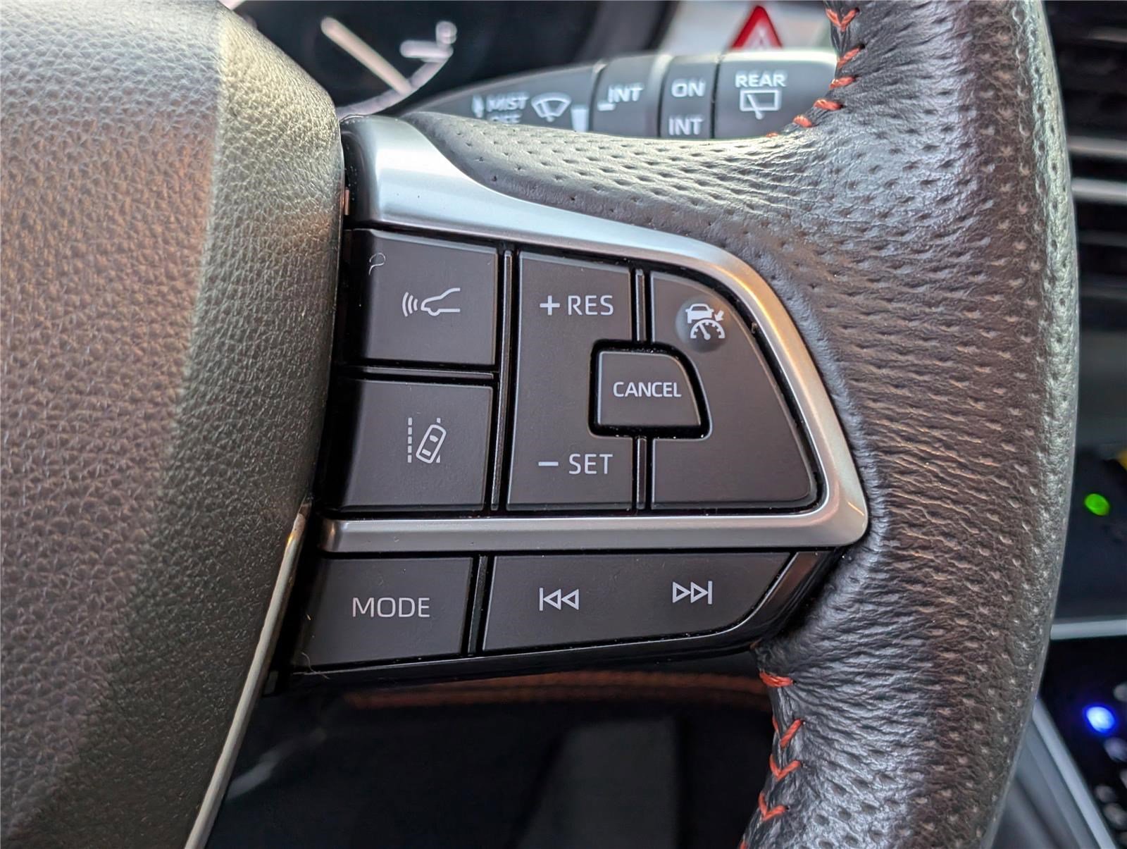 Used 2024 Toyota Sienna XSE w/ XSE Plus Package image 25