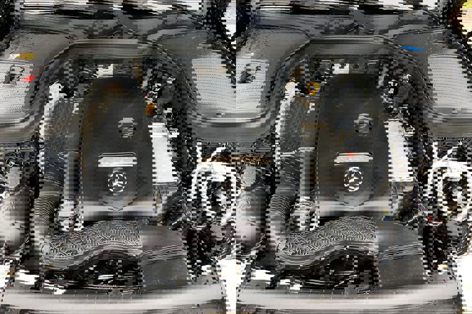 Used 2016 Mercedes-Benz GLC 300 4MATIC image 32