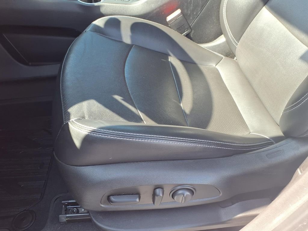 Used 2022 GMC Terrain SLT w/ Tech Package FWD image 26