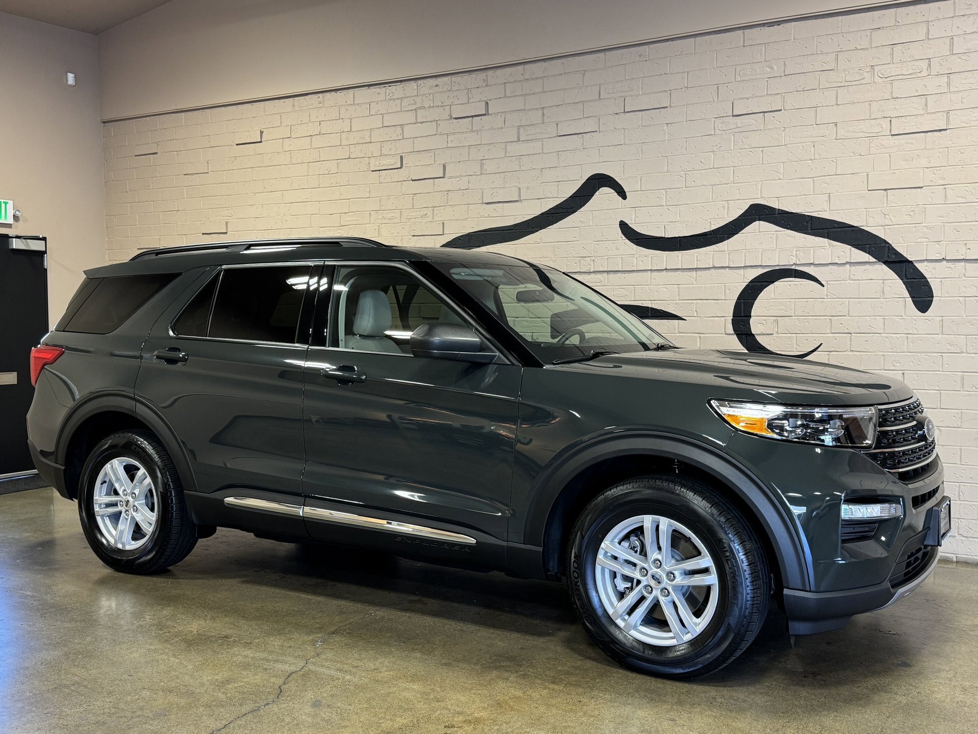 Used 2023 Ford Explorer XLT w/ Equipment Group 202A image 2