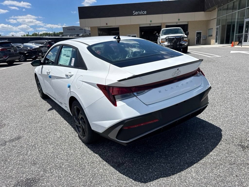 New 2026 Hyundai Elantra SEL Sport Premium FWD image 7