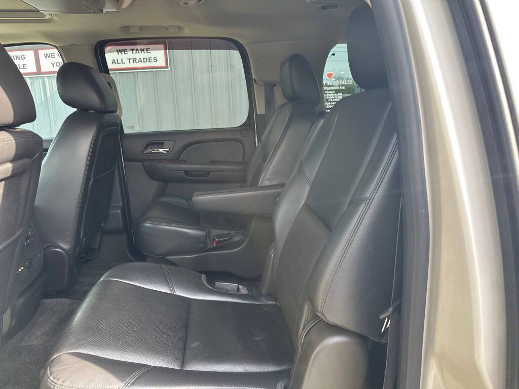 Used 2012 Chevrolet Suburban LTZ AWD/4WD image 8