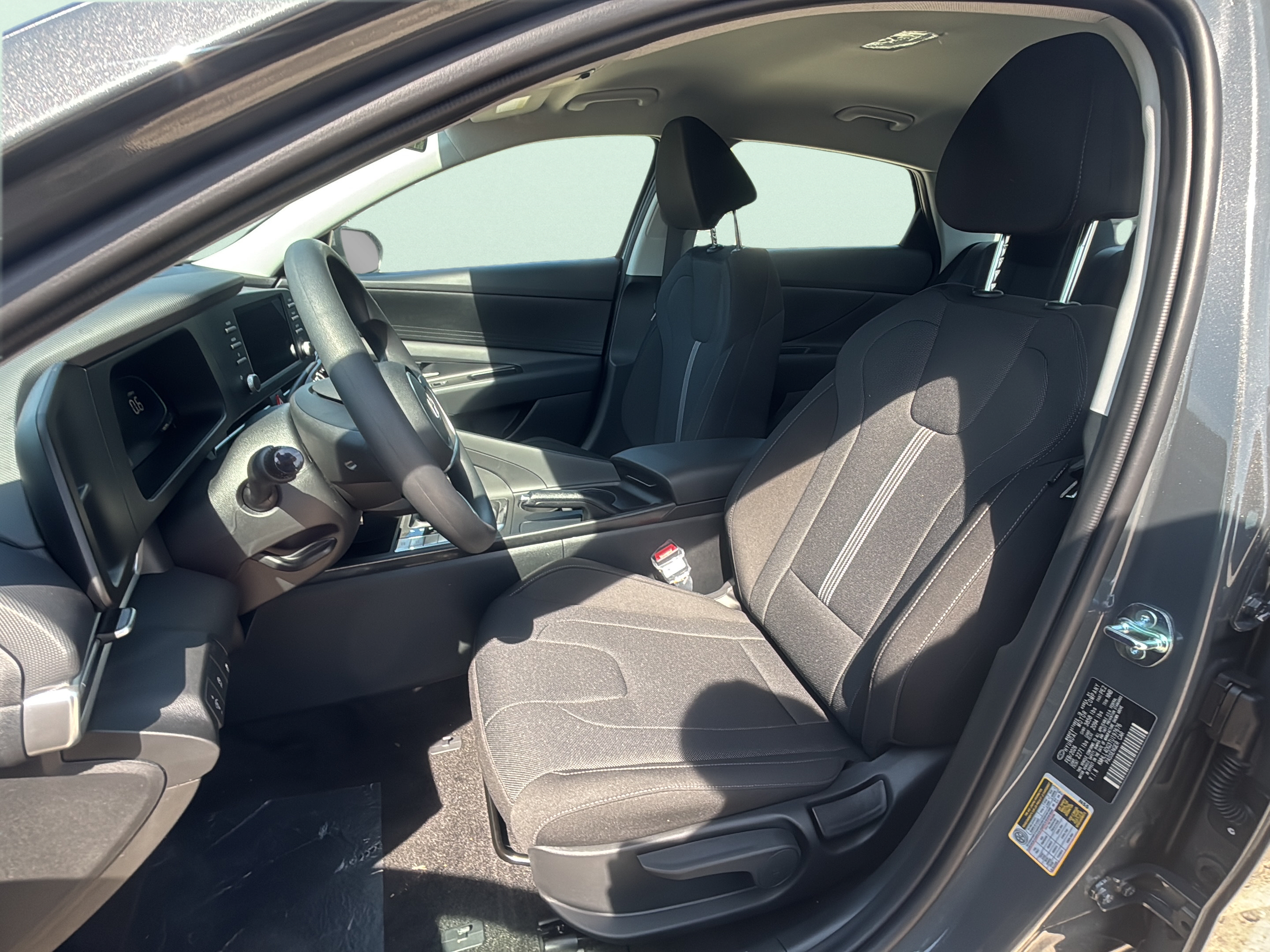Certified 2026 Hyundai Elantra SE FWD image 19