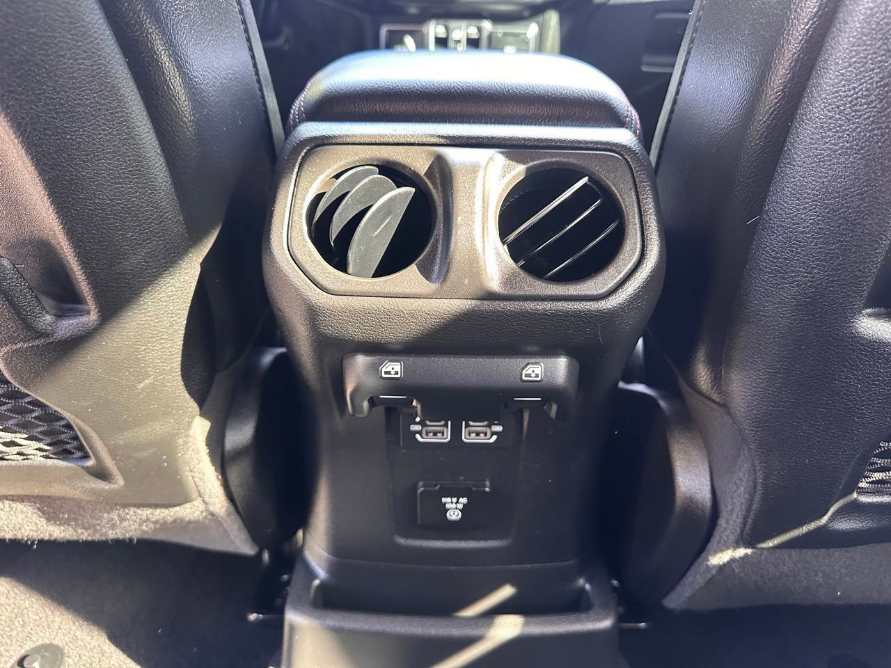 Used 2022 Jeep Wrangler Unlimited Rubicon w/ LED Lighting Group image 18