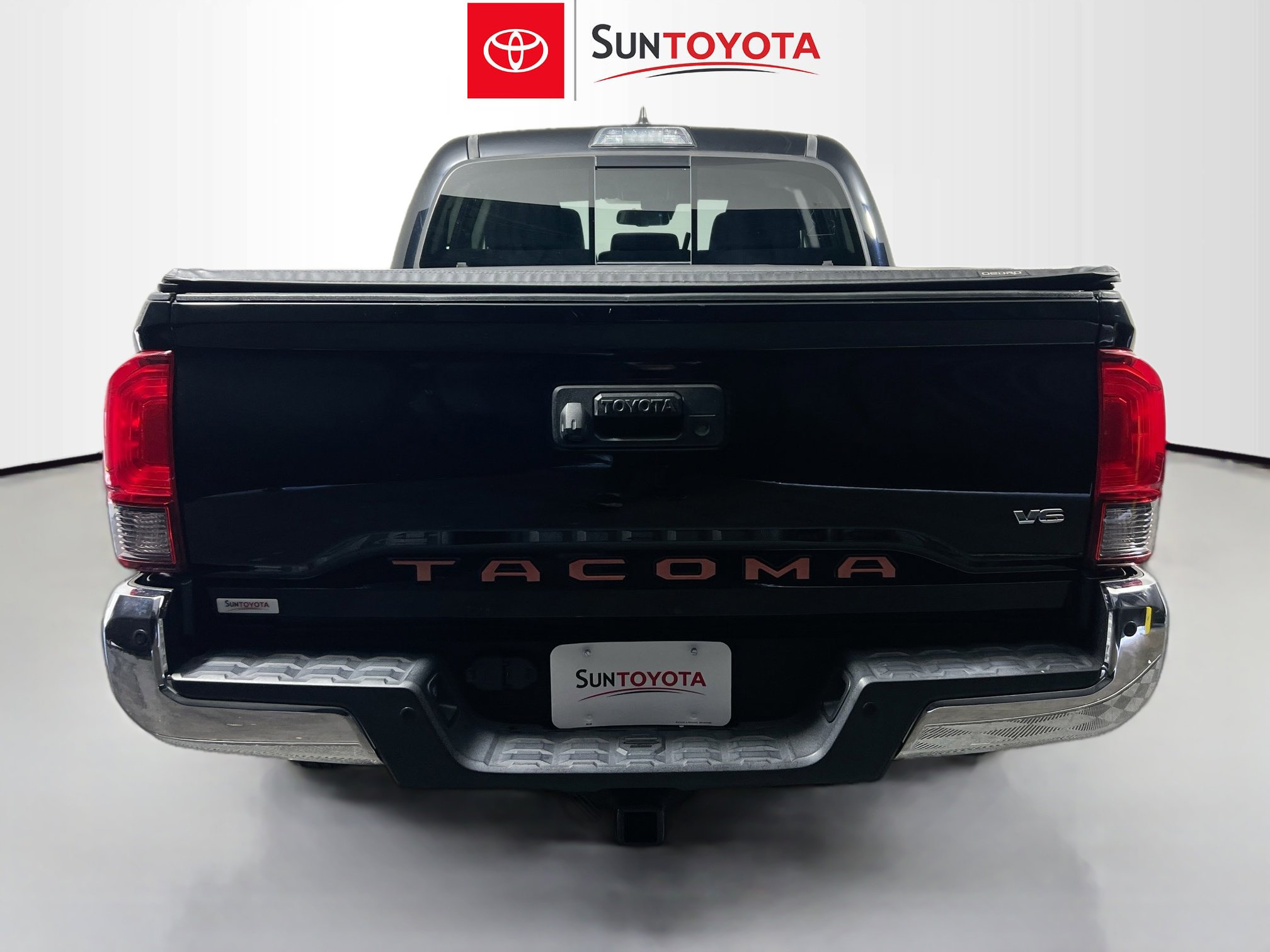 Used 2018 Toyota Tacoma SR5 image 5