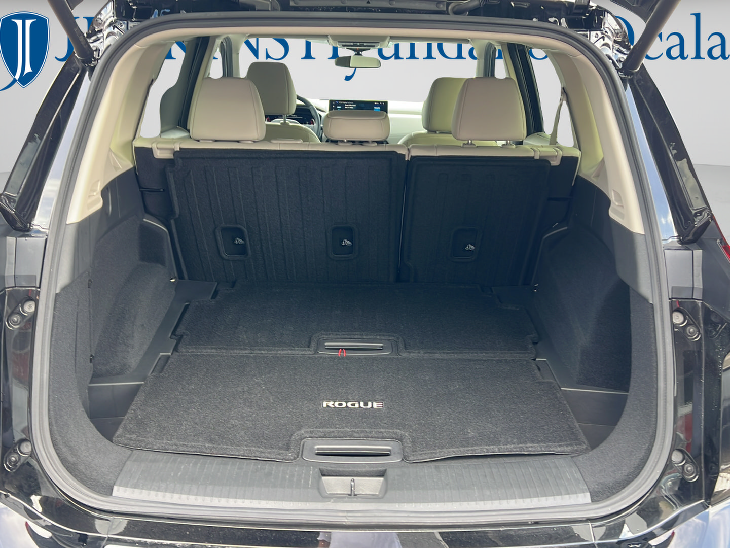 Used 2025 Nissan Rogue SL w/ SL Premium Package FWD image 11