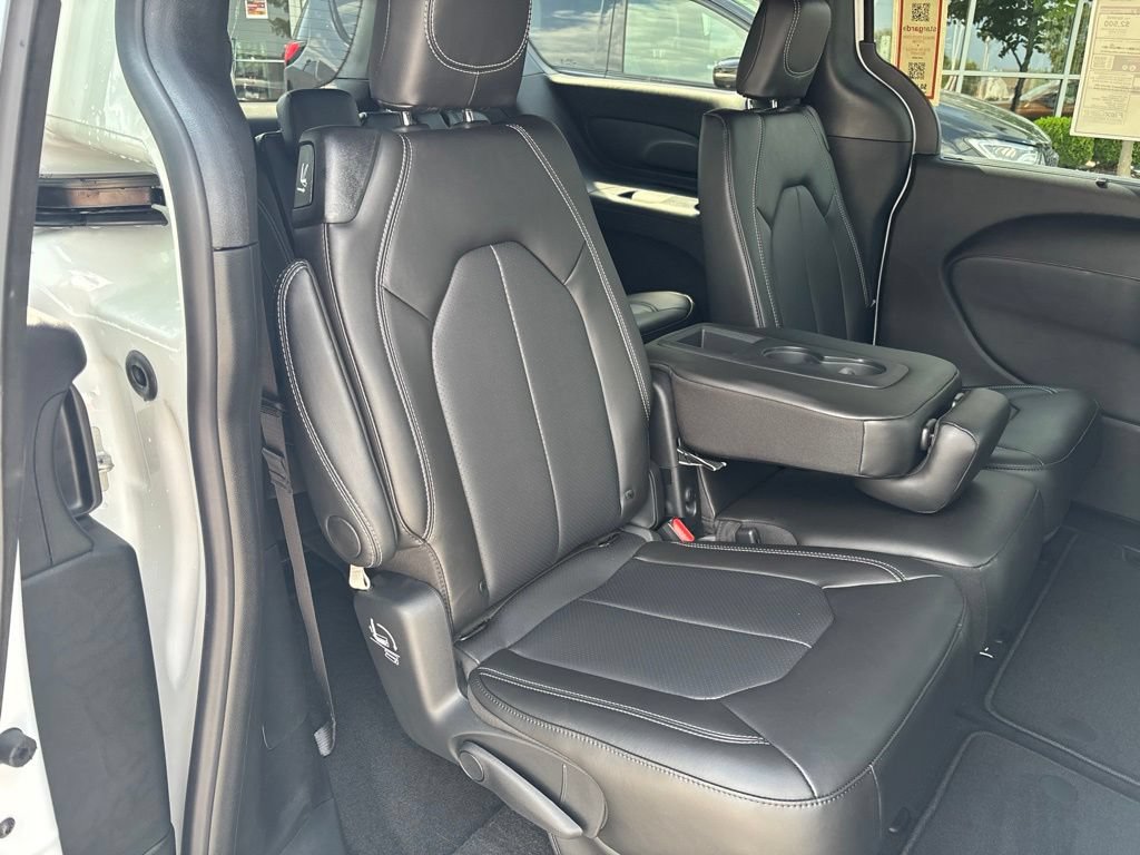 New 2027 Chrysler Pacifica Select FWD image 21