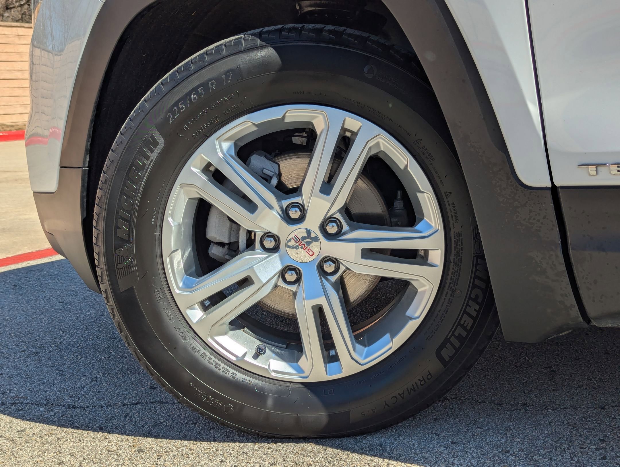 Used 2024 GMC Terrain SLE image 31