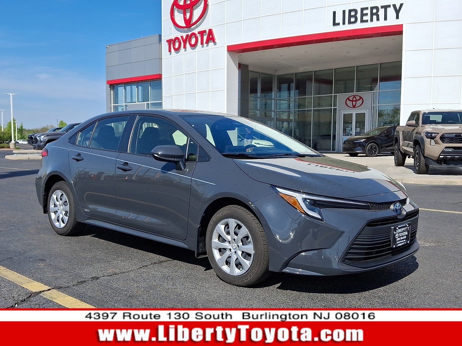 Used 2024 Toyota Corolla LE image 1