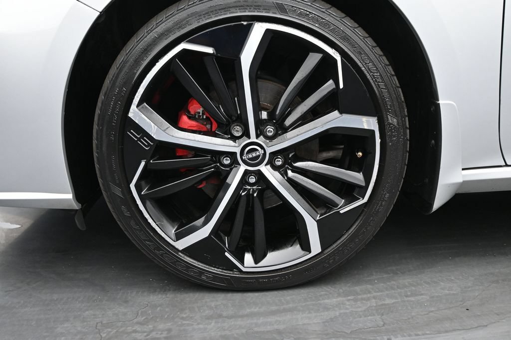 Used 2023 Nissan Altima 2.5 SR FWD image 10