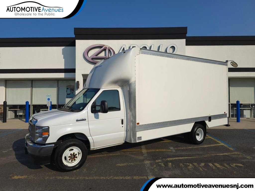 Used 2023 Ford E-450 and Econoline 450 Super Duty w/ Power Windows & Locks Group