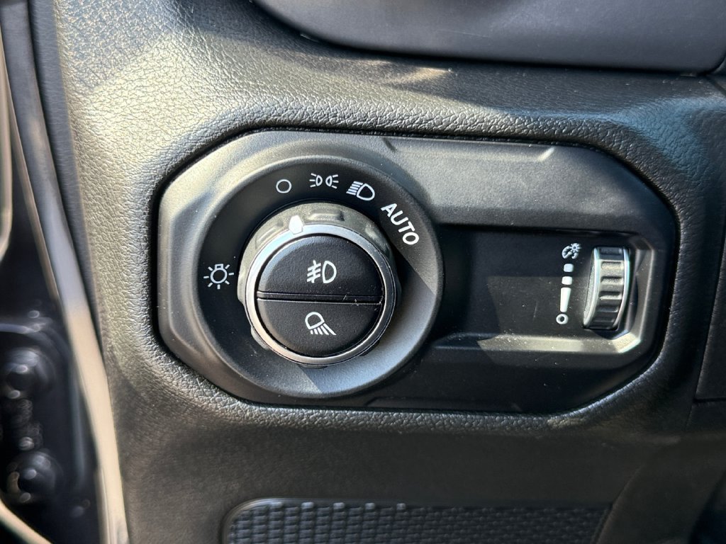 Used 2023 Jeep Gladiator Sport AWD/4WD image 21