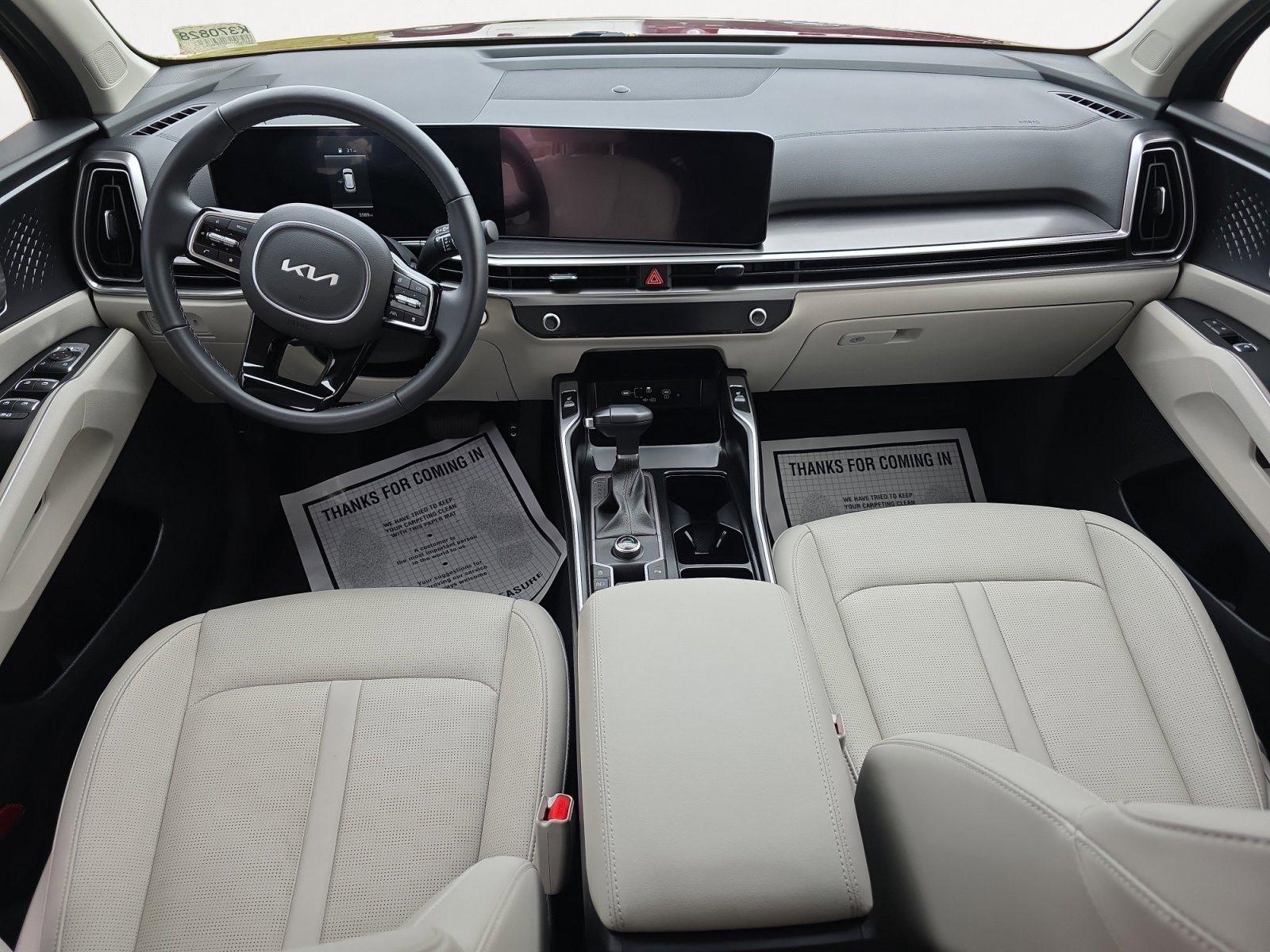 Certified 2025 Kia Sorento S w/ Panoramic Sunroof Package image 2