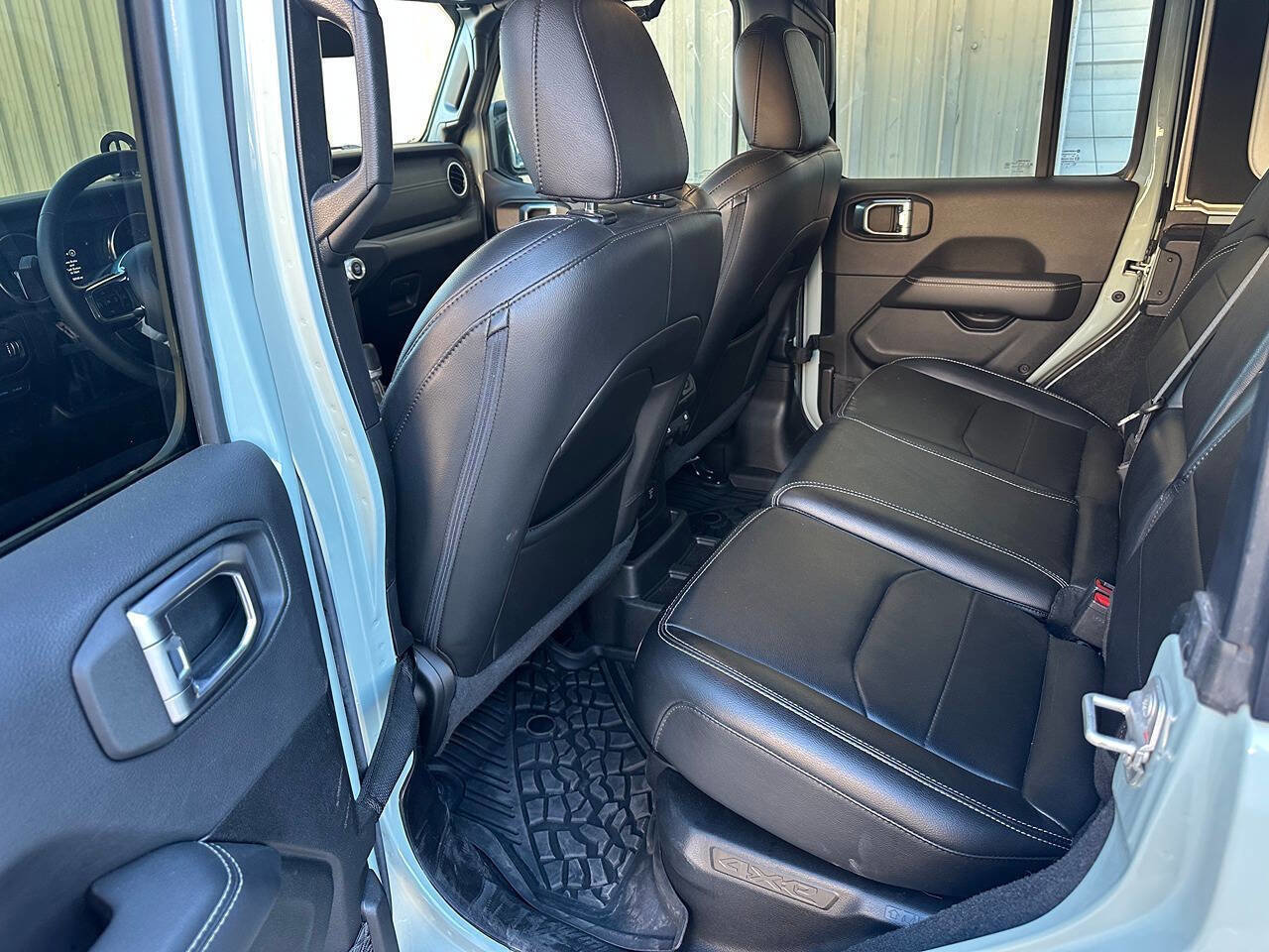 Used 2023 Jeep Wrangler Unlimited Sahara w/ Cold Weather Group AWD/4WD image 16