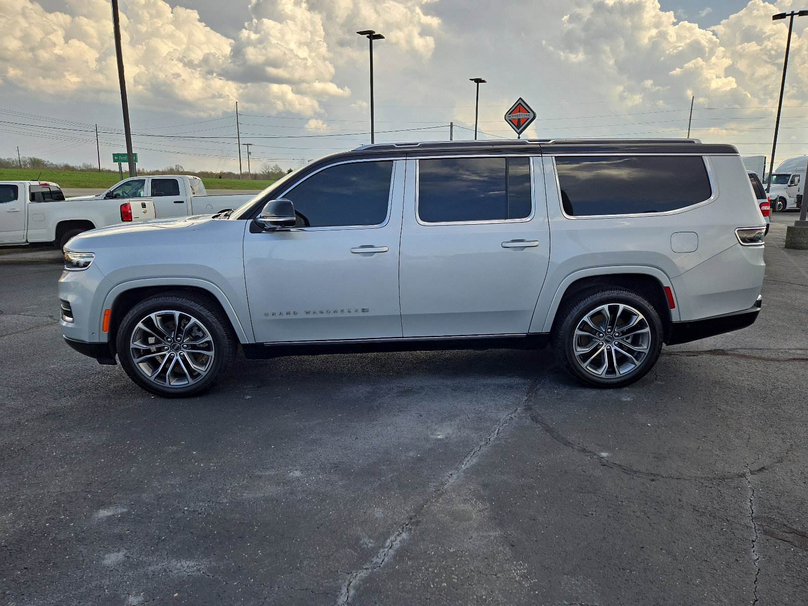 Used 2023 Jeep Grand Wagoneer L Series III w/ HD Trailer Tow Package image 2