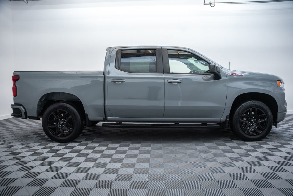 Used 2024 Chevrolet Silverado 1500 RST w/ Z71 Off-Road Package AWD/4WD image 4