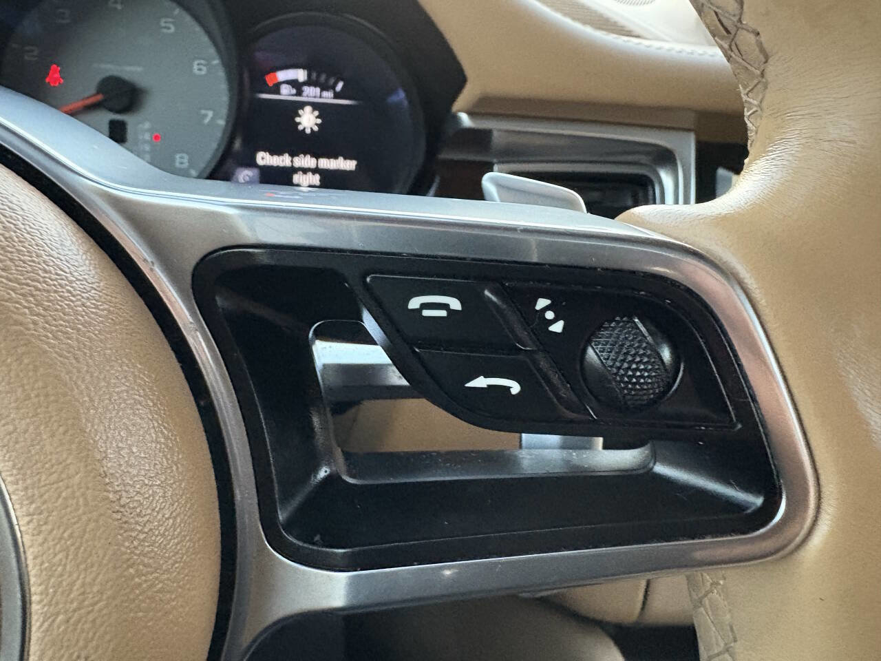 Used 2015 Porsche Macan S image 45