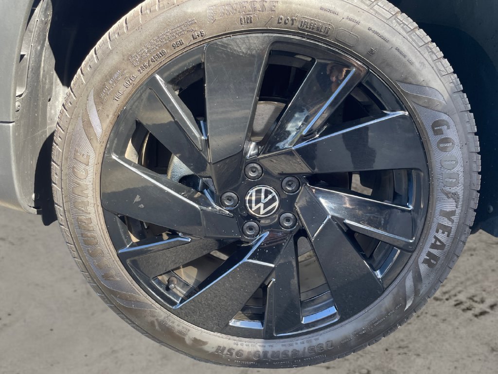 Used 2024 Volkswagen Taos SEL AWD/4WD image 14