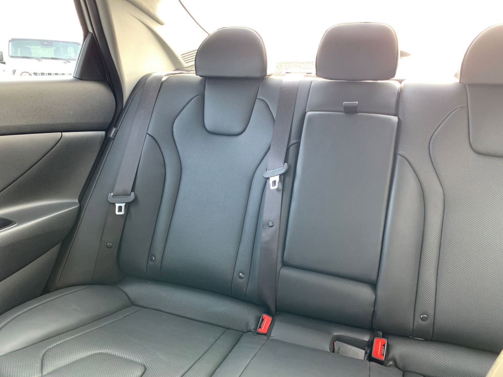 Used 2025 Hyundai Elantra Limited image 41