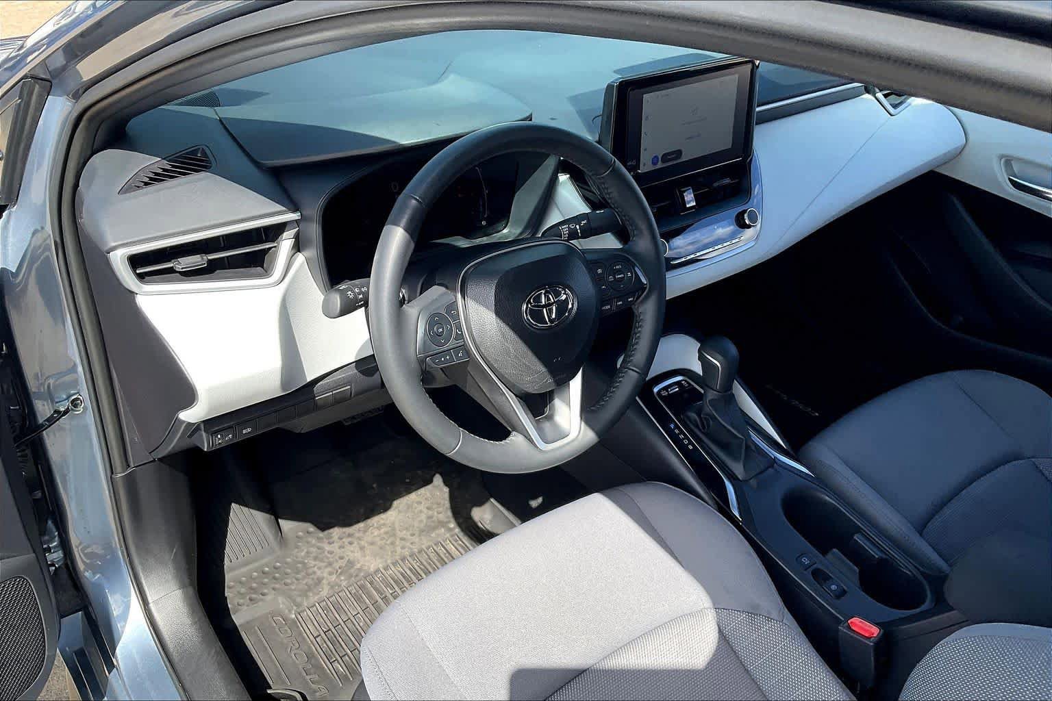 Used 2026 Toyota Corolla SE FWD image 17