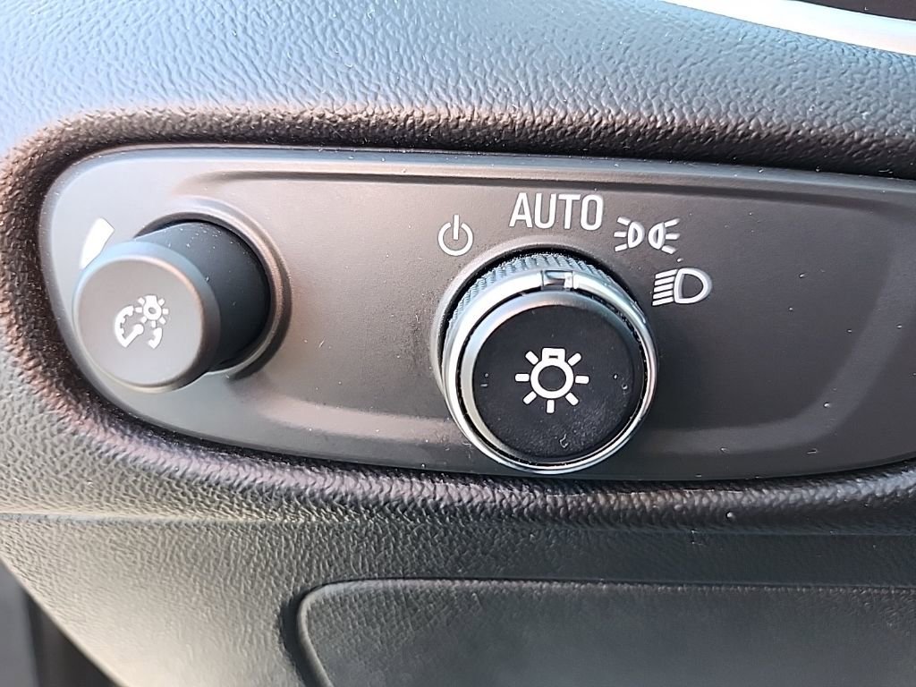 Used 2024 Chevrolet Malibu LT image 23