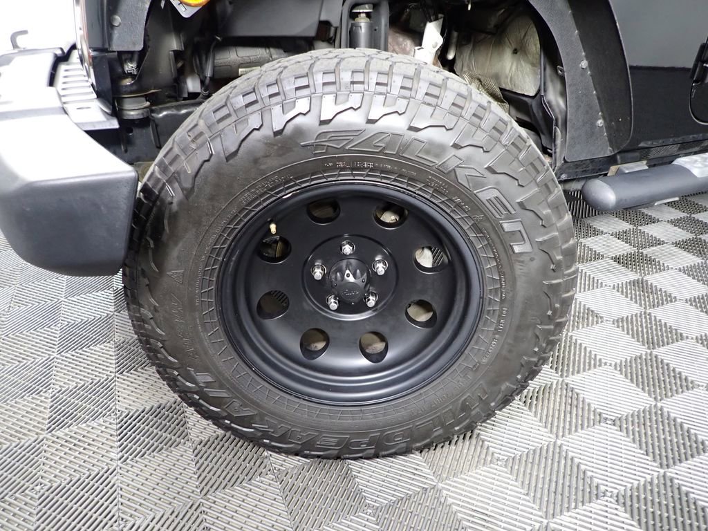 Used 2017 Jeep Wrangler Unlimited Sport w/ Mopar Black Appearance Group AWD/4WD image 45