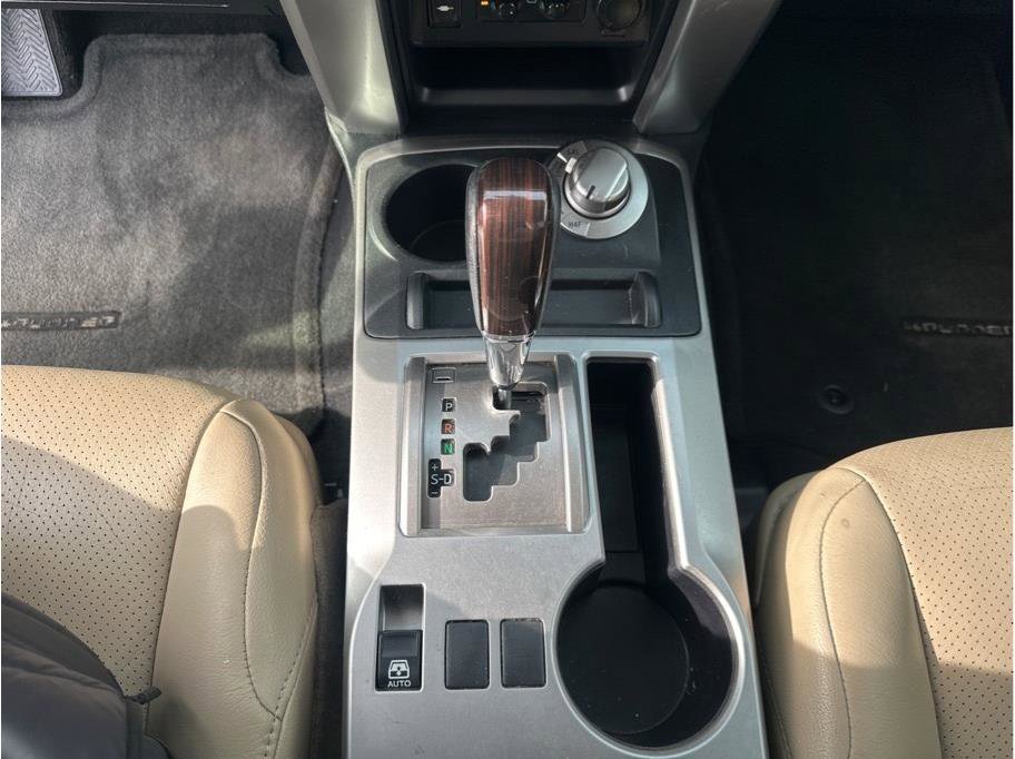 Used 2015 Toyota 4Runner Limited image 21